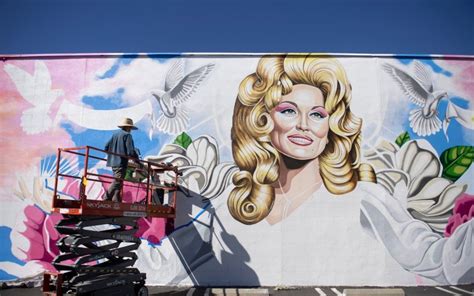 Dolly Parton Mural Hits A Positive Note In Costa Mesa Orange County