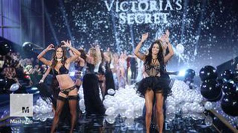 Victoria S Secret Fashion Show The Sexy Scenes You Missed