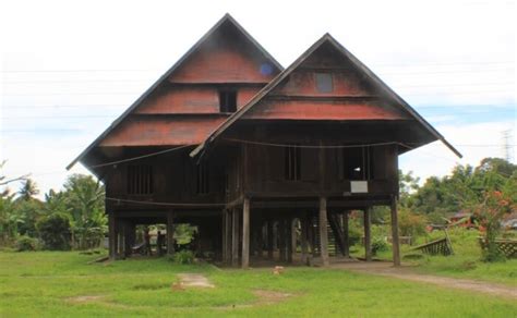 gambar rumah adat sulawesi selatan penjelasannya broonet