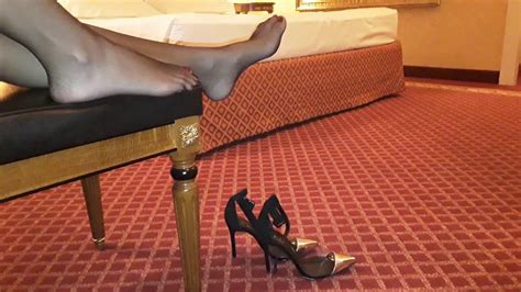 wife dangling fetish feet heels pantyhose legs moglie