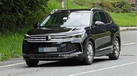 volkswagen tiguan  lan dau lo dien vuong vuc va  bap hon