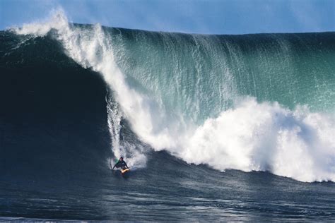 die perfekte welle von nazare big wave surfing  portugal