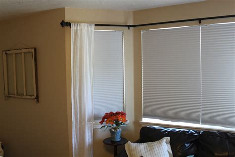 top   curtains  small bay windows