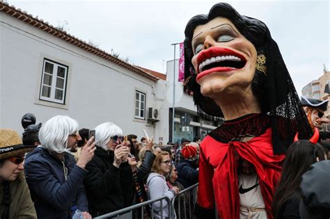 carnaval de torres vedras  vai ter como tema magia  fantasia mundo portugues