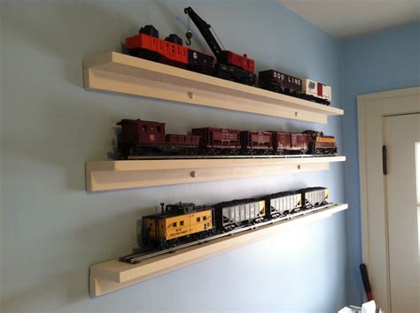 inin train  gauge train display shelves