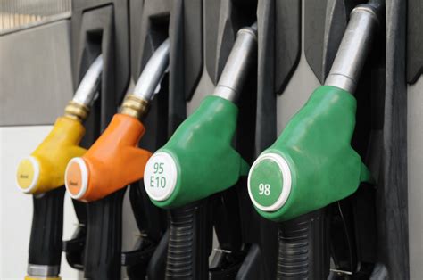 carburants les prix de lessence chutent