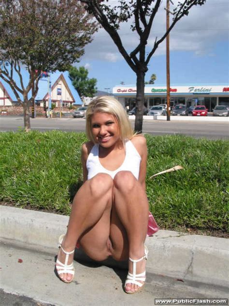 flashing cute bare ass upskirts attracts attention all over town pichunter