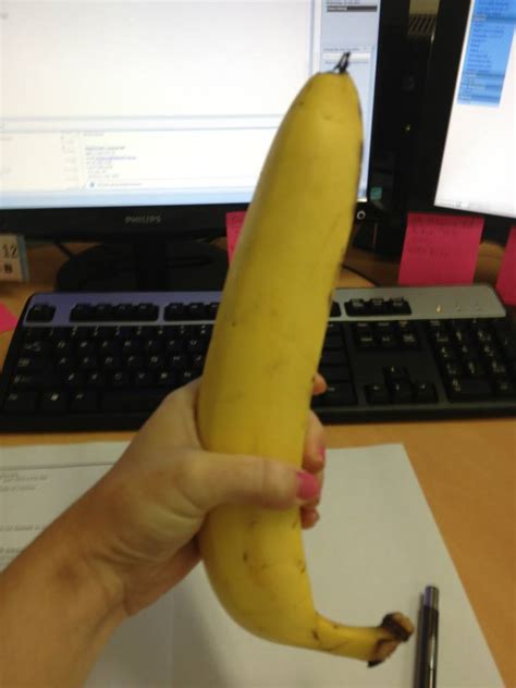 small hand or big banana needs banana for comparison imgur