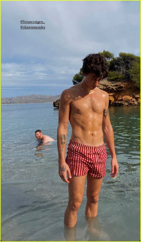 Photo Shawn Mendes Shirtless In Mallorca 03 Photo 4600415 Just