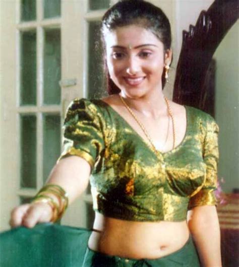 very sexy mallu aunty showing hot navel spicy blouse