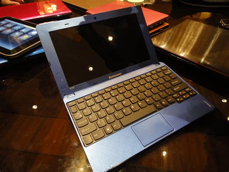 Hands On With The Lenovo Ideapad S100 Netbook Video