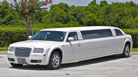 limousine services hire  luxurious limousine  gold coast stretch limousine hire  gold