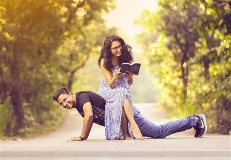 49 romantic couple pre wedding photography ideas to give a try