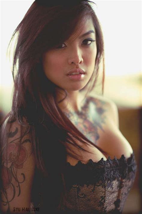 40 beautiful tattooed girls you would love most