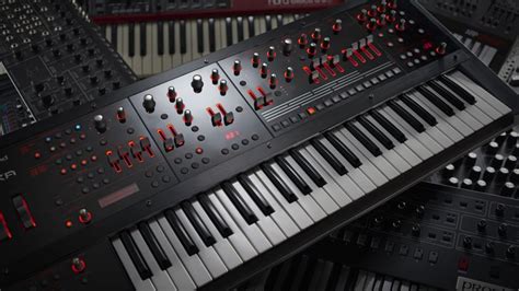 synthesizers   featuring  top keyboards modules
