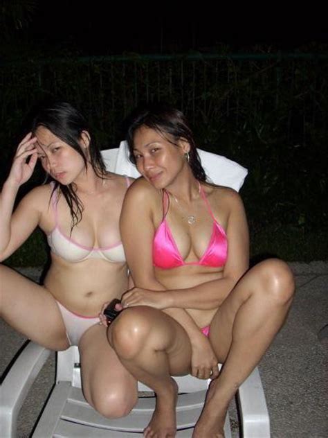 Foto Hot Abg Bugil Pose Narsis Di Kolam Renang Kumpulan