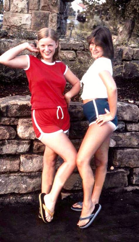 24 color snapshots of german teenage girls in the 1970s