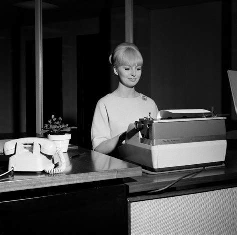 vintage office assistant 32 pictures of secretaries from