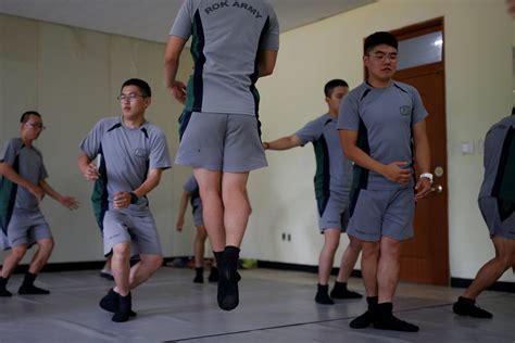 delectant south korean soldiers are fighting stress with ballet