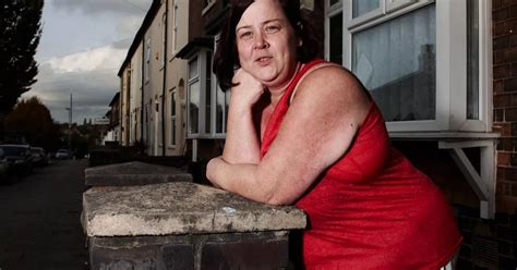 benefits street s white dee reveals she is broke and on the verge of