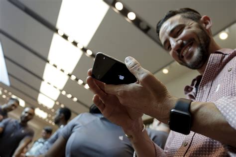 Apple Sells Over 13 Million Iphone 6s S And 6s Pluses In Its First
