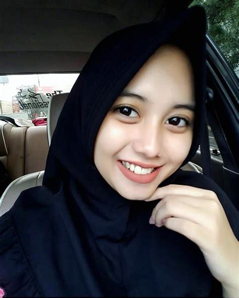 Cantik Hijab Selfie