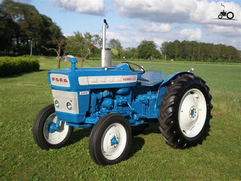 ford  super dexta farm tractors