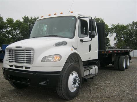 sold  freightliner   extended cab flatbed princetonmoffett