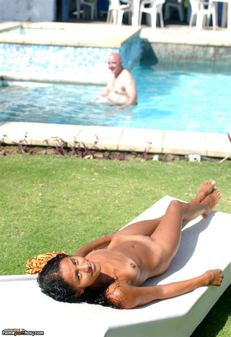 ebony amateur girl sunbathing nude home porn bay