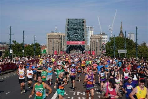 great north run  thousands  part  estimated  set