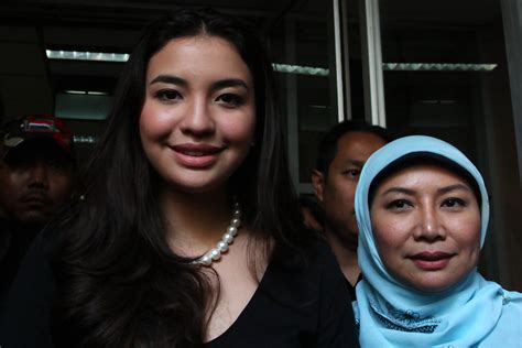 Manohara Odelia Pinot In Wife Of Malaysian Prince Flees