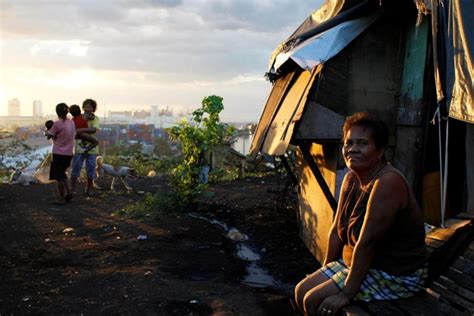 sws     filipino families transitioned   poverty
