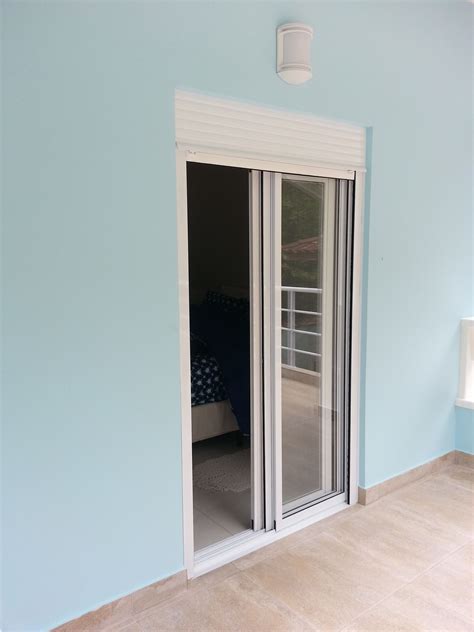 porta de aluminio branco janela de aluminio branco e tela
