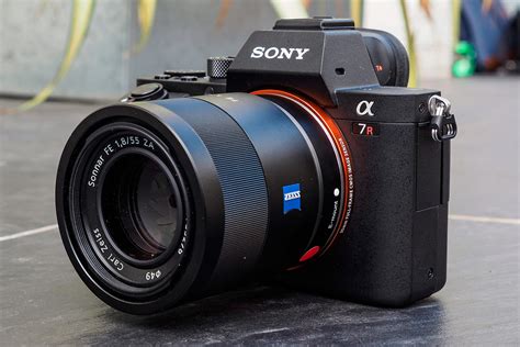 sony alpha  ii review hands   impressions amateur photographer
