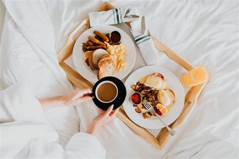 tips    mind  serving breakfast  bed