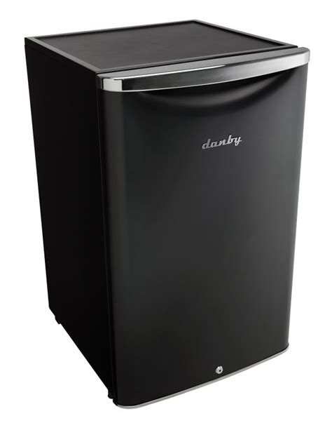 Dar044a6mdb Danby 4 4 Cu Ft Compact Refrigerator En