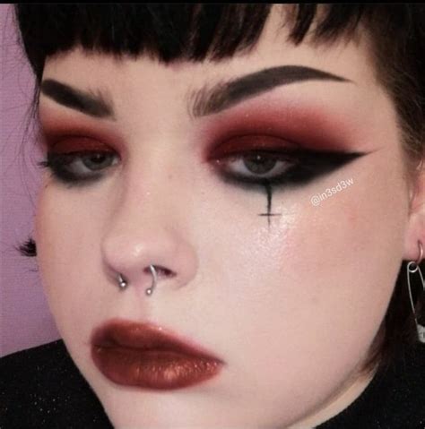 Pin By Kelly Shroba On Make Goth Eye Makeup Punk Makeup Emo Makeup