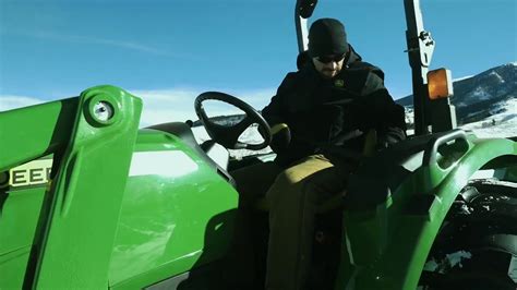 John Deere 4 Series Tractors In Snow Youtube