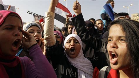 egypt s women brandish knives at sex assault protests