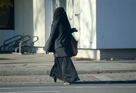 Going No Where Driver Calls Police After Woman In Niqab Gets On Bus