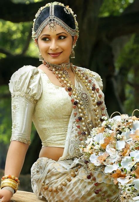 14 Gorgeous Pics Of Sri Lankan Wedding Saree Blouse Designs