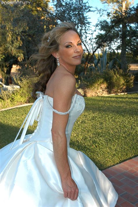 shayla laveaux porn gallery busty milf skank shayla laveaux gets married and bangs the limo