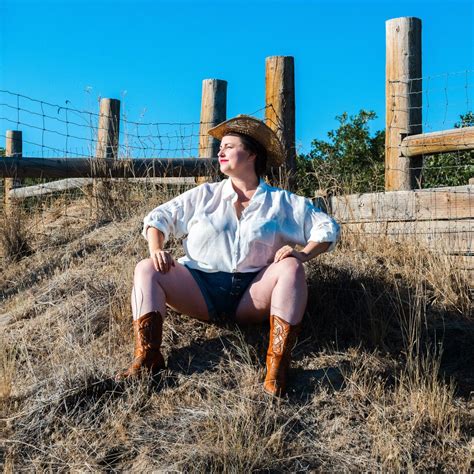 Plus Size Cowgirl Summer Style Country Fashion Editorial The Huntswoman