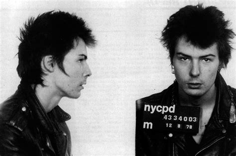nancy spungen found dead sid vicious charged with murder