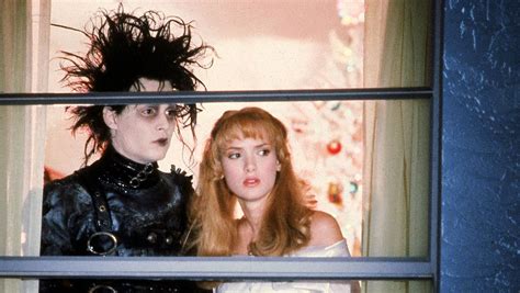 the 6 most iconic moments of edward scissorhands