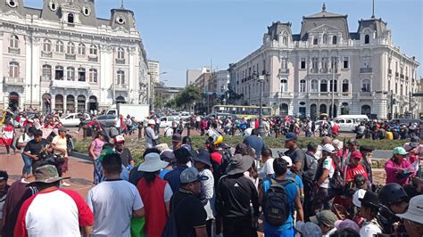 denuncian  en la ciudad de lima detienen  los manifestantes de forma arbitraria radio onda