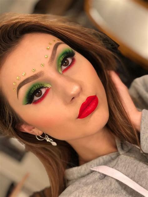 45 Adorable Christmas Makeup Ideas You Must Try – Style Female