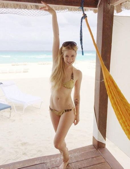 avril lavigne bikini photos the fappening 2014 2019 celebrity photo leaks