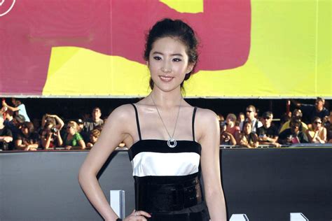 Chinese Actress Liu Yifei To Portray Mulan In Disney S Live Action Remake