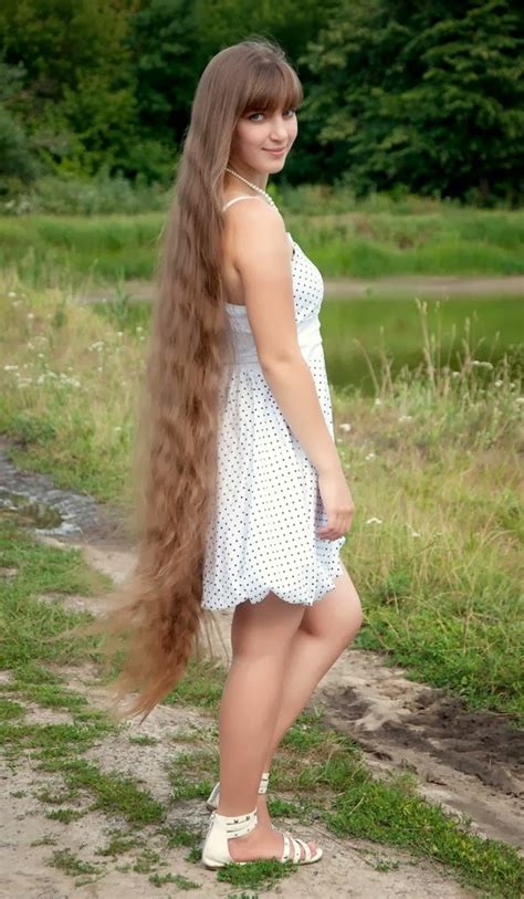 Photos Of Beautiful Girl With Floor Length Hair Girls With Very Long Hair